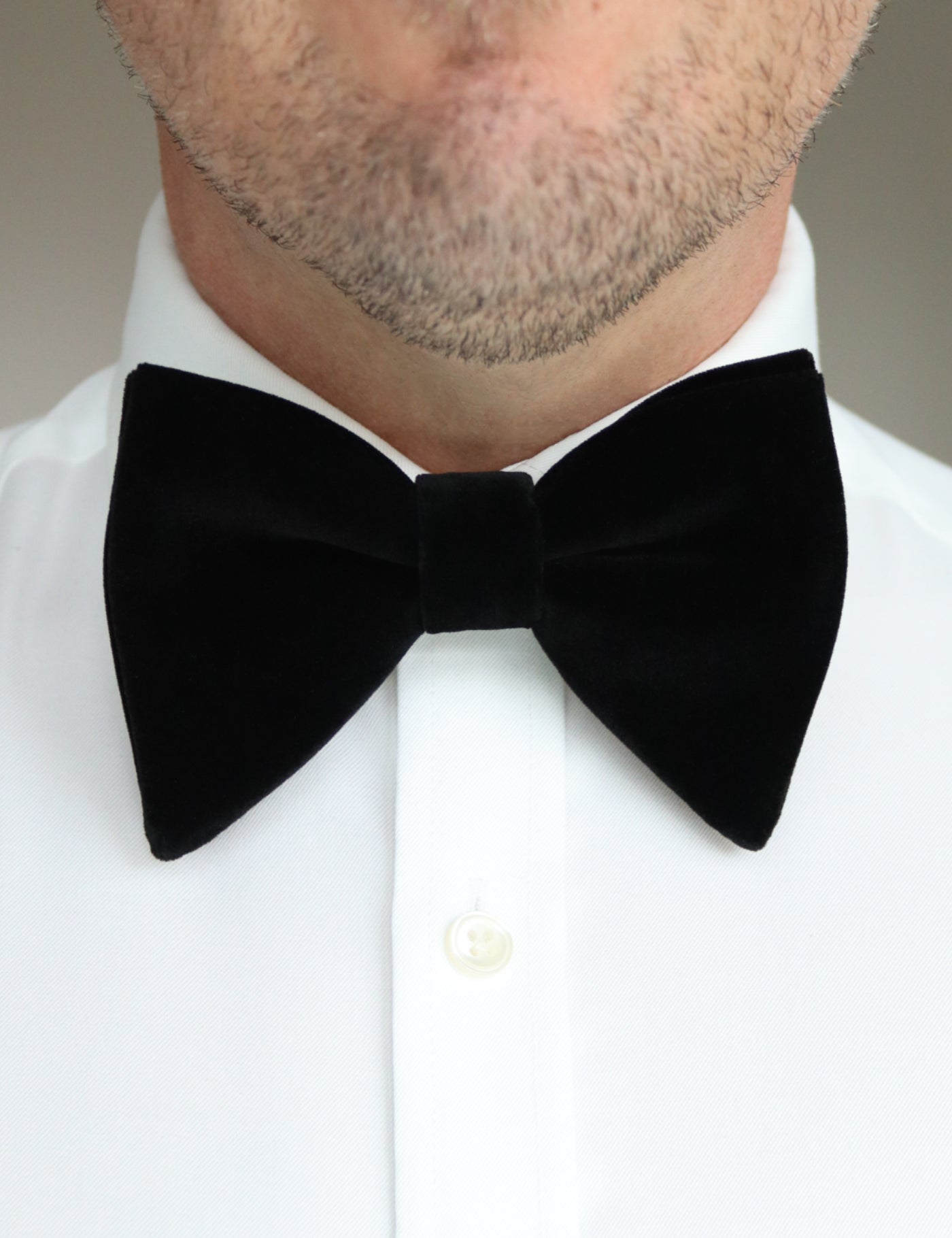 100% Velvet Oversized Bow Tie - Black