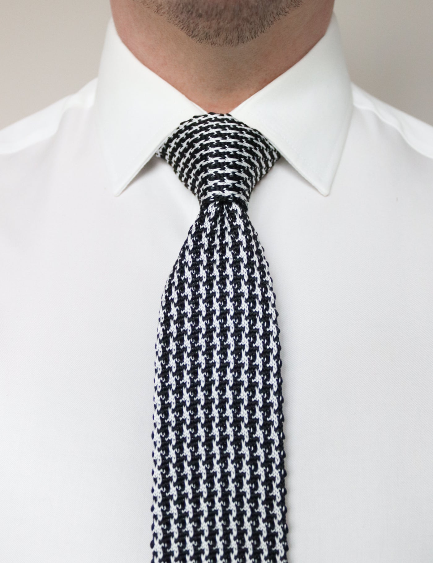 Houndstooth Design Knitted Tie With Square End - Black