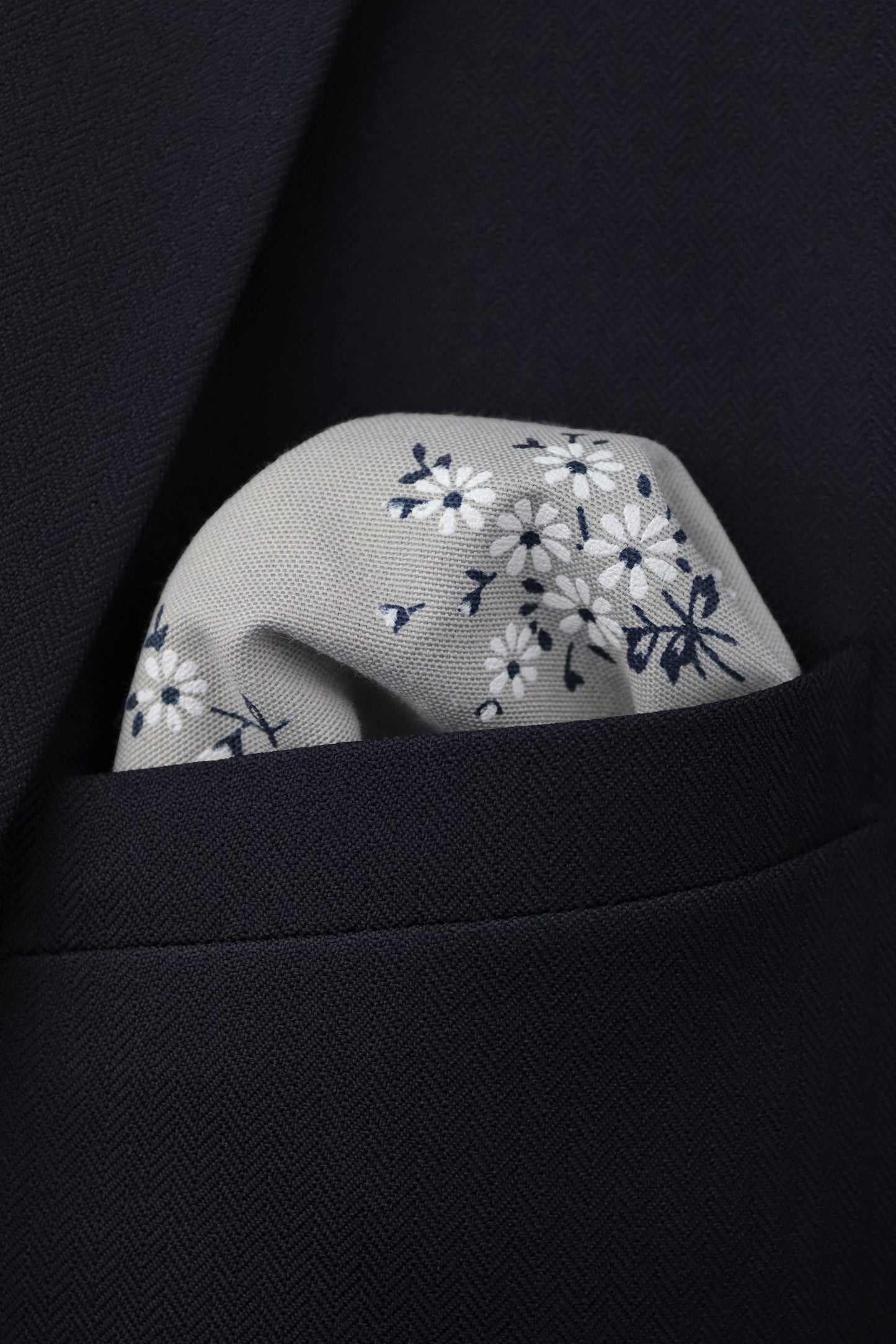 100% Cotton Floral Print Tie - Grey & Navy
